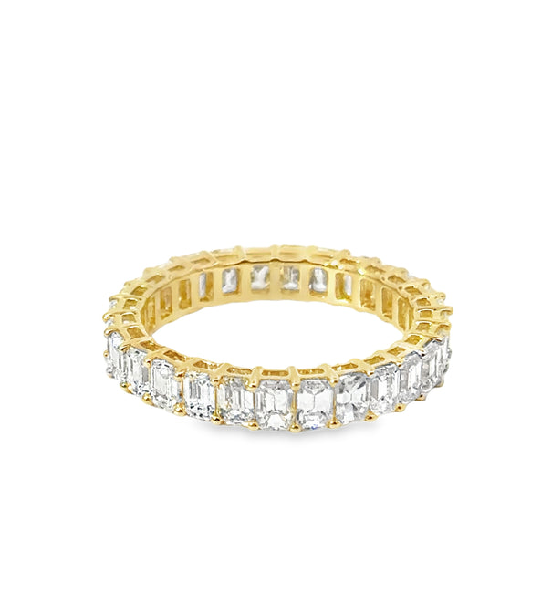 14KT WHITE GOLD EMERALD CUT DIAMOND RING