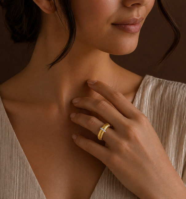 14KT YELLOW GOLD AND DIAMONDS TUBOGAS RING